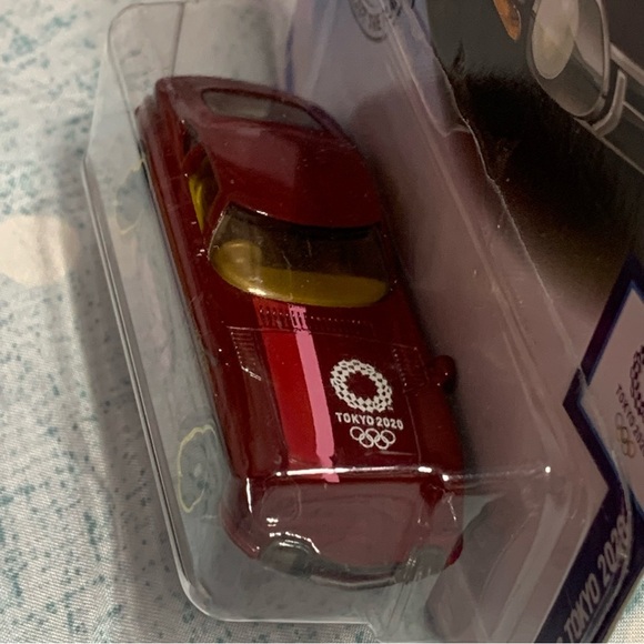 Hot Wheels Olympic Games Tokyo 2020 (2017) Red Toyota 2000 GT Car 184/250 - Picture 3 of 4
